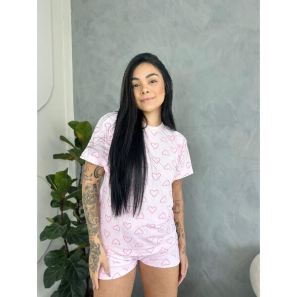 Pijama Manga Curta e Shorts Corações