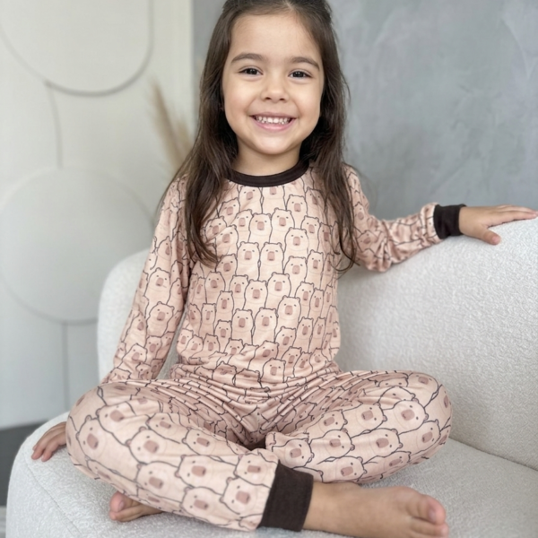 Pijama Manga Longa Capivara Marrom